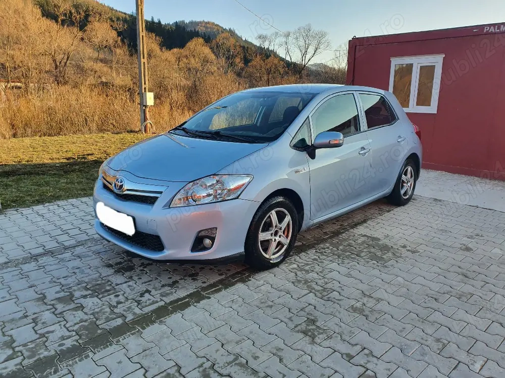 Toyota Auris Hybrid 2011