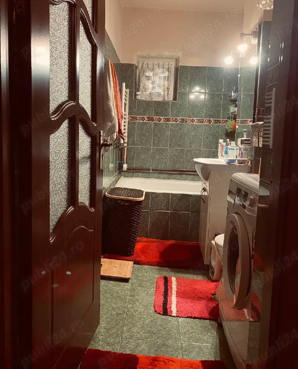 Proprietar vind ap cu ocam