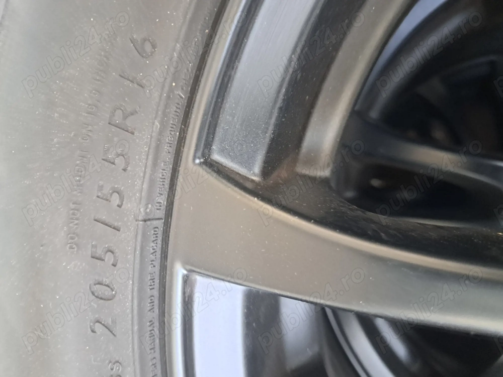 Vind 4 genti si 4 cauciucuri