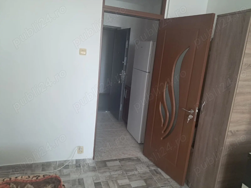 Propietar inchiriez garsoniera metrou Costin Georgian