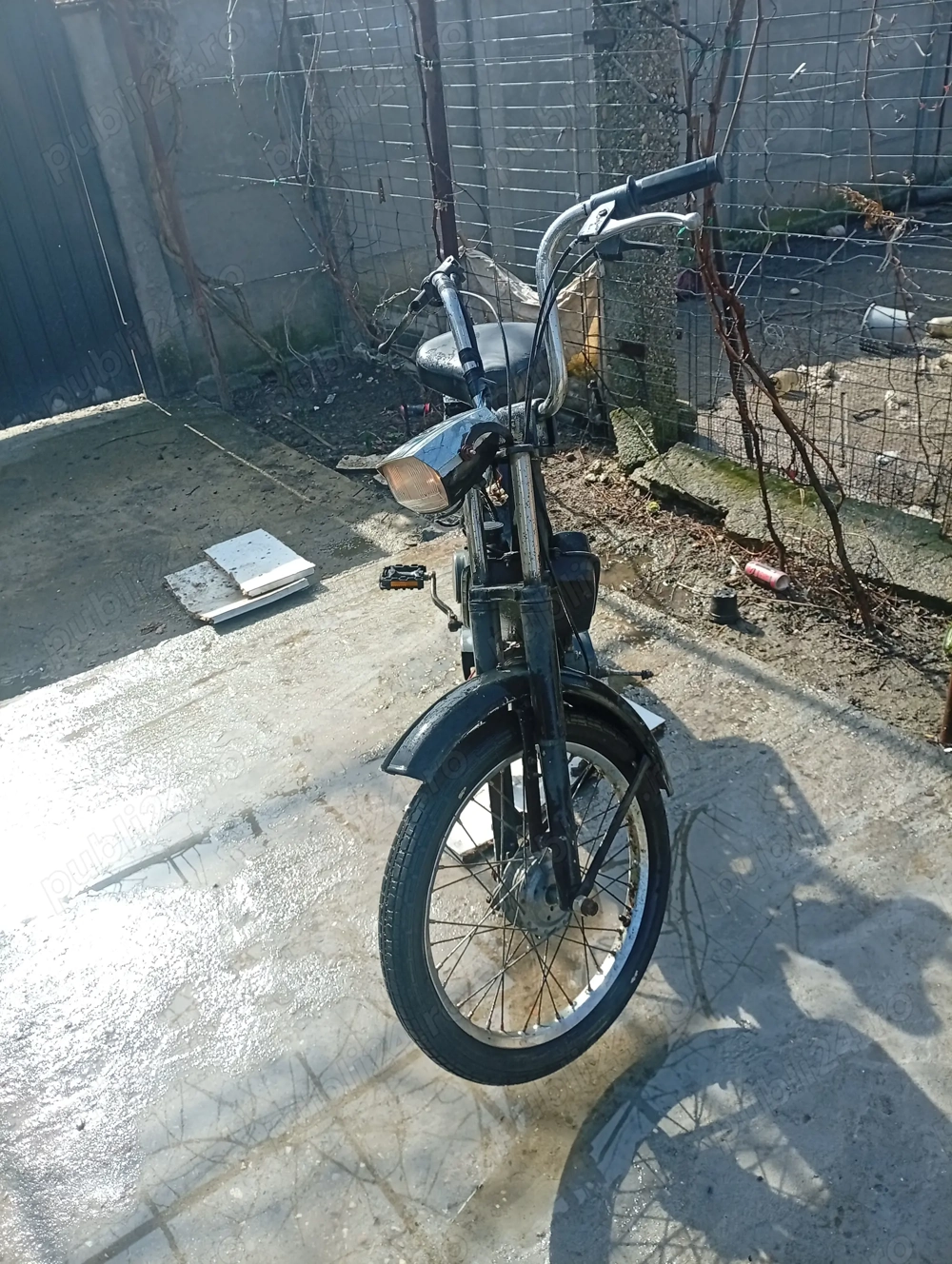 Vând moped Piaggio bravo,