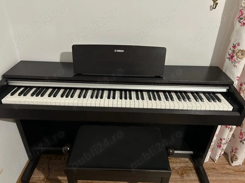 Pianina Yamaha Arius YDP 142