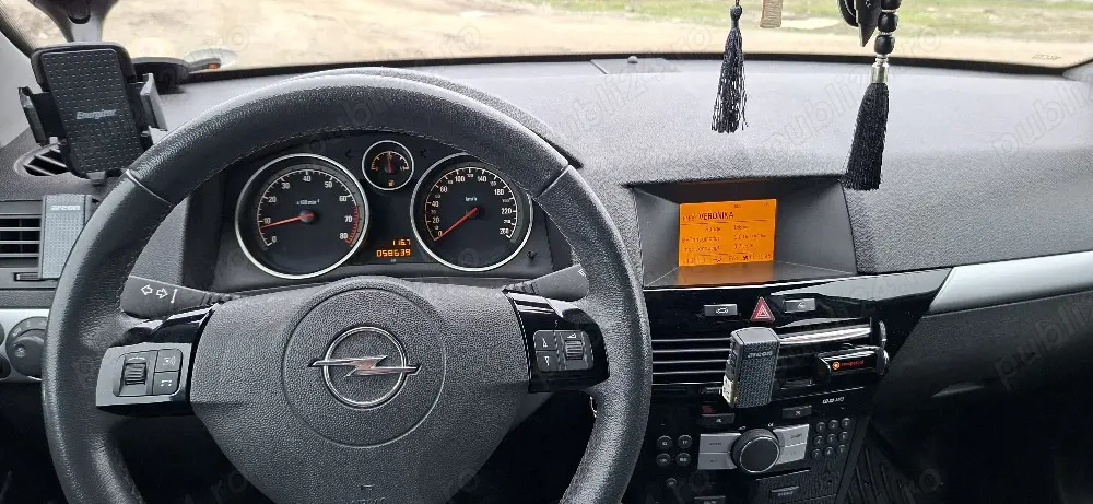 Proprietar vând Opel Astra H, 2010, 1,6 benzina, sedan