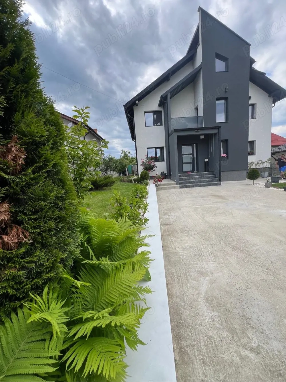    Super oferta! Casa in zona de Sud-Vest a Pitestiului!   