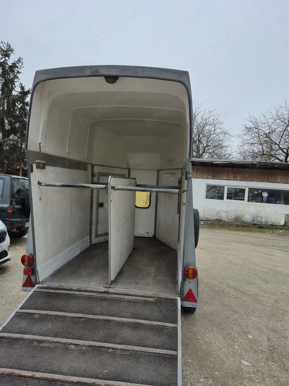 Oferta. Remorca cai ca noua!!!