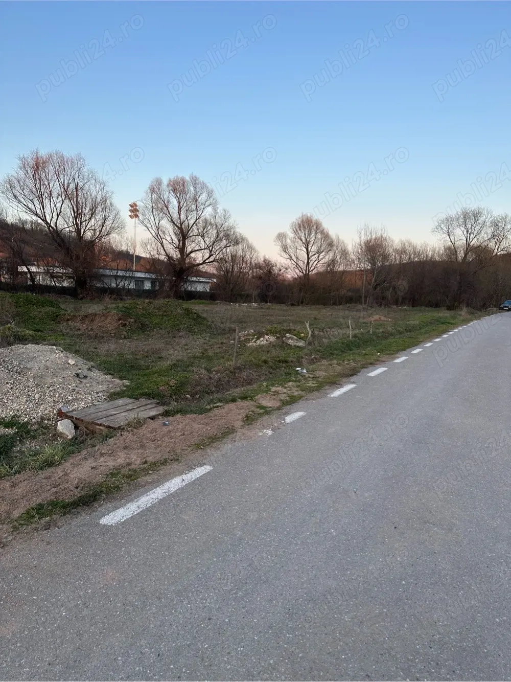 vand teren intravilan Leamna de sus 