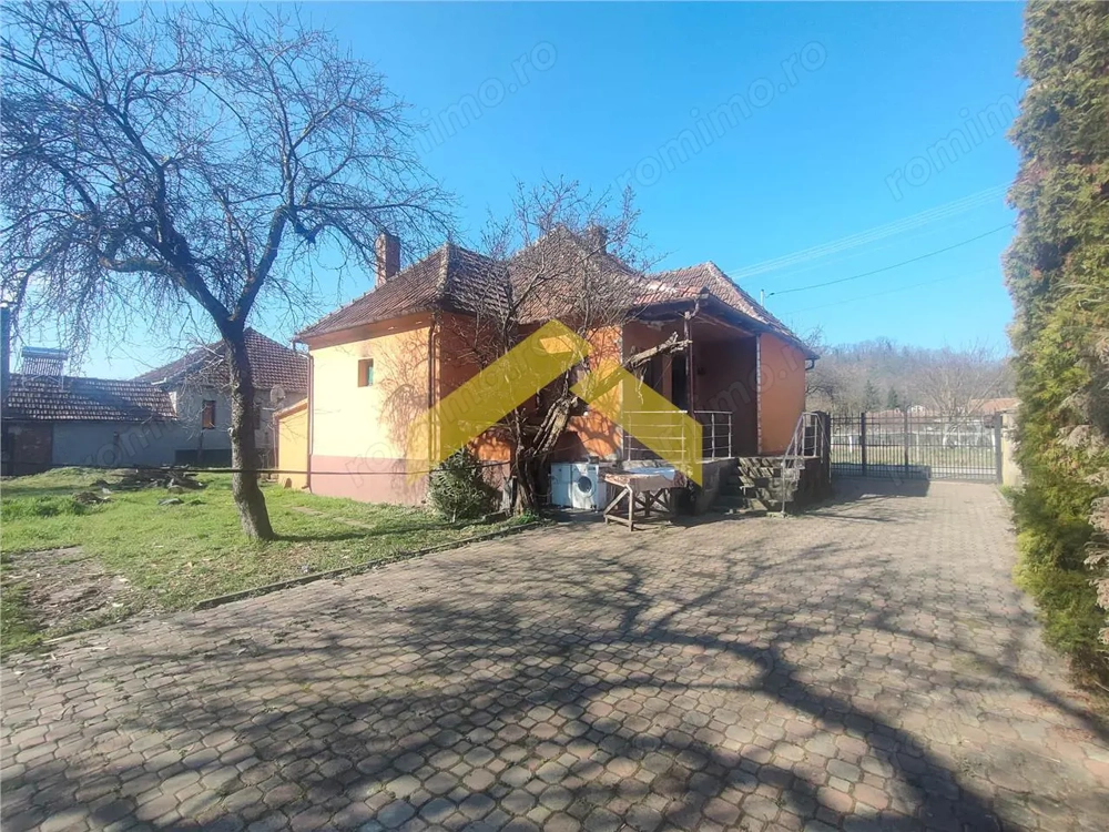 Casa de vanzare localitatea Savarsin