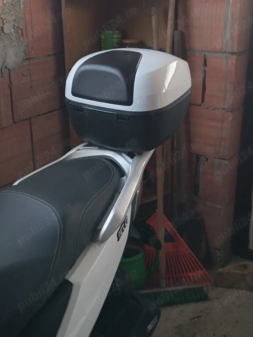 Top Case  cutie de bagaj moto.