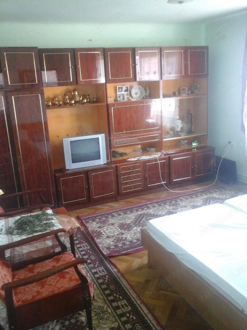 BRASADAS vinde casa cu etaj 4 cam 4 ari in zona 14 Mai.