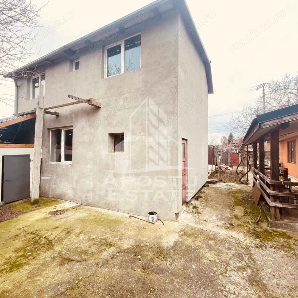 Casa “la gri” cu gradina, zona Calea Aurel Vlaicu - Bujac