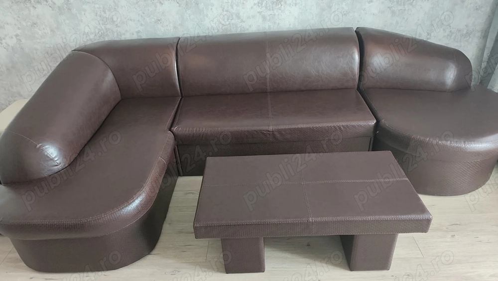 Canapea extensibila și masă piele