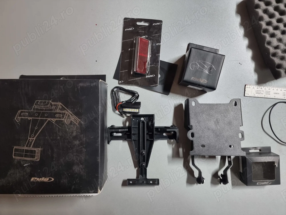 Vând suport număr Puig 3861N pentru Yamaha Tenere 700