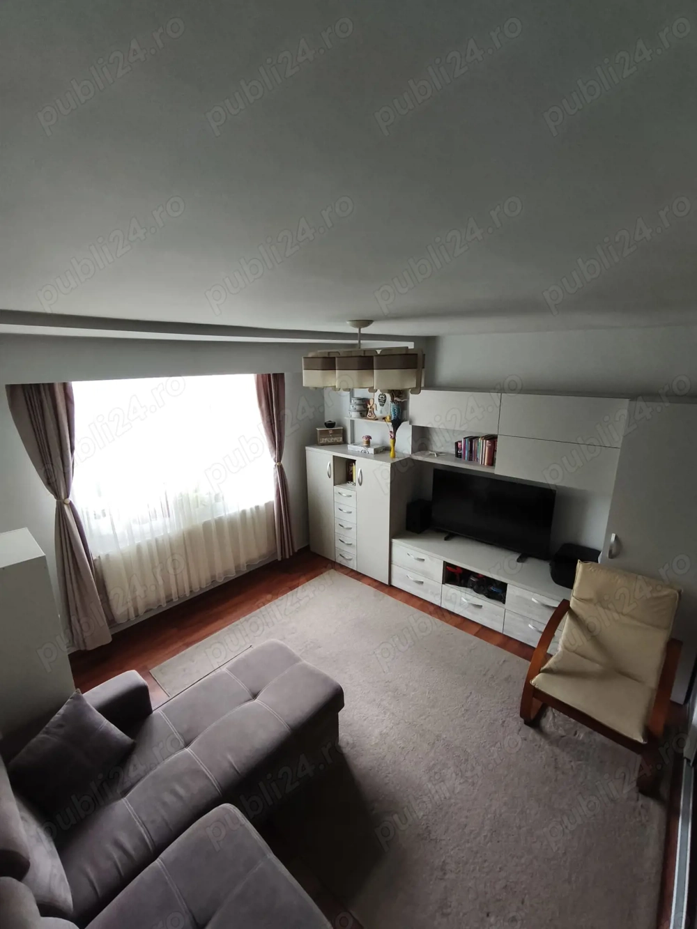 Apartament 3 camere Micro 16, zona Dersidan