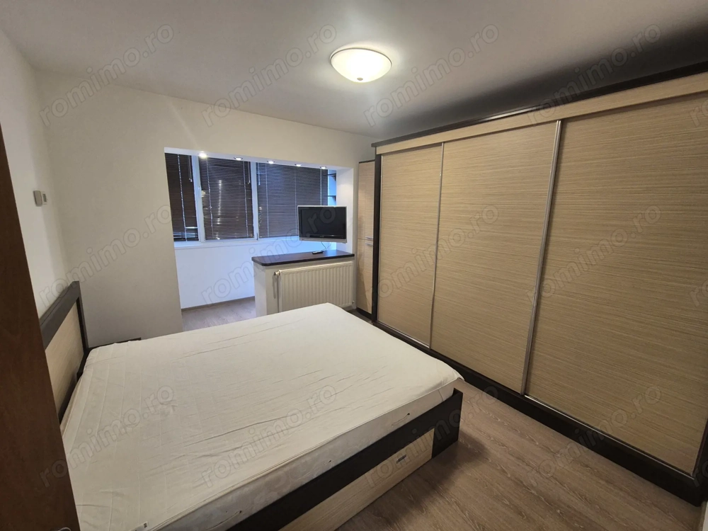 Închiriez apartament 2 camere Micro 4 et 2