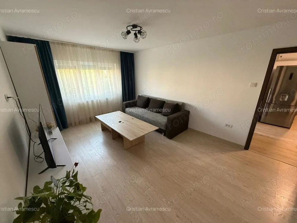 Ofer spre inchiriere ap.decomandat cu 2 camere in Zona Bucovina, et.3, suprafata utila de 54 mp.