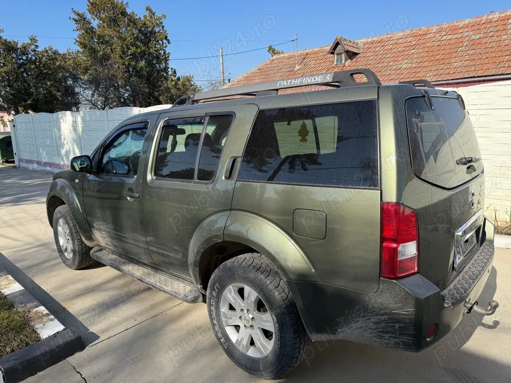 nissan pathfinder 7 locuri 