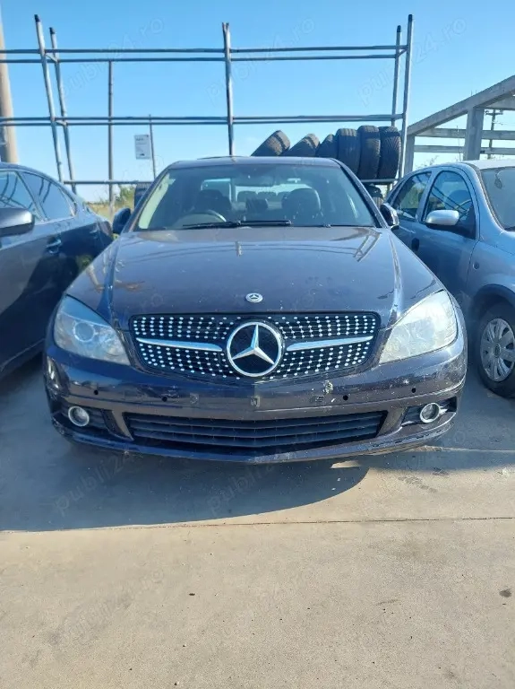 Dezmembram Mercedes C Class W204 2.2 cdi 136 cp An 2009 Cod motor 646.812