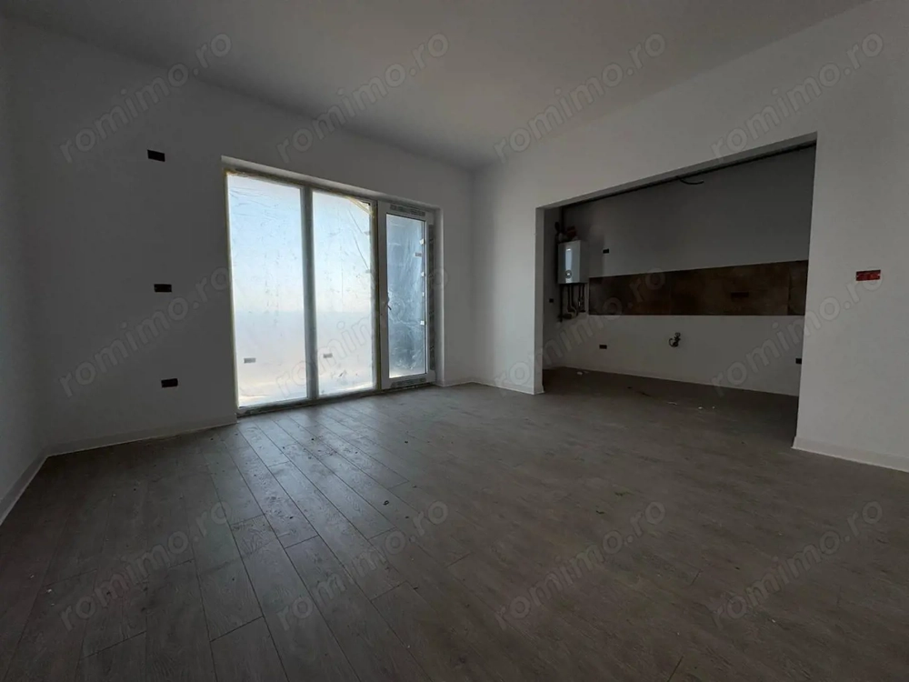 Decomandat cu bucatarie inchisa, aproape de transport in comun, la etajul 1.