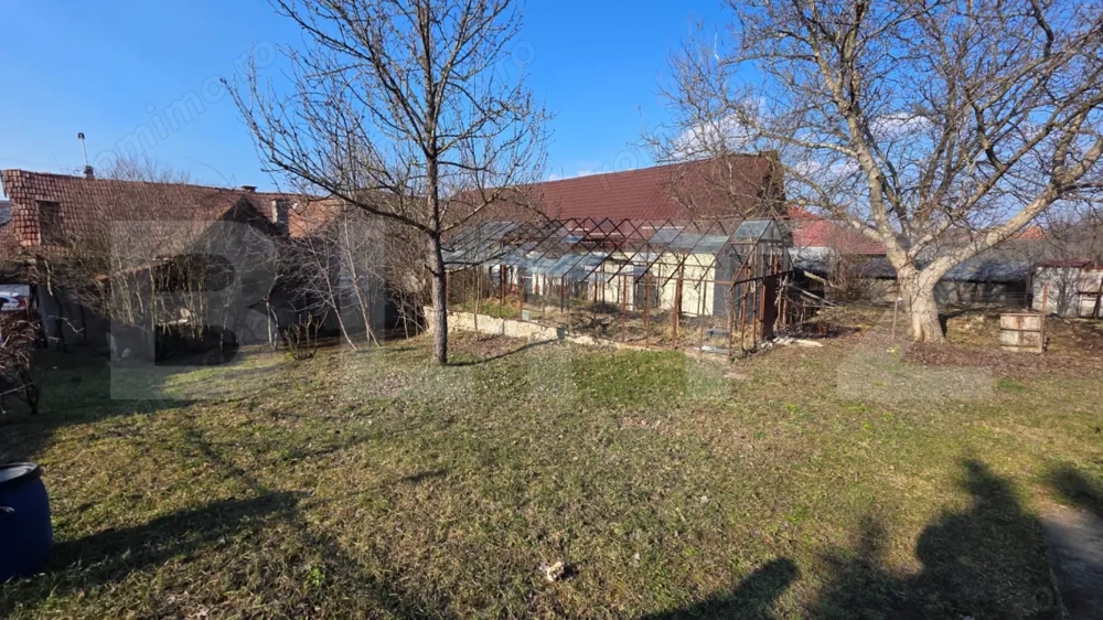 Teren generos cu casă – ideal pentru renovare sau dezvoltare - Zona centrala