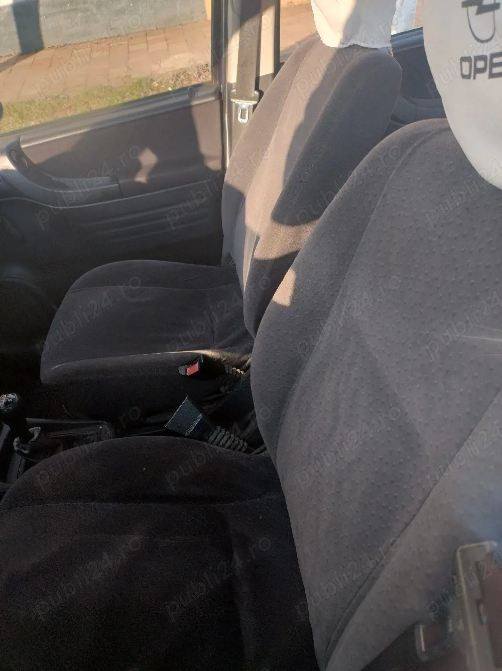 Opel Zafira 1.6 benzină.