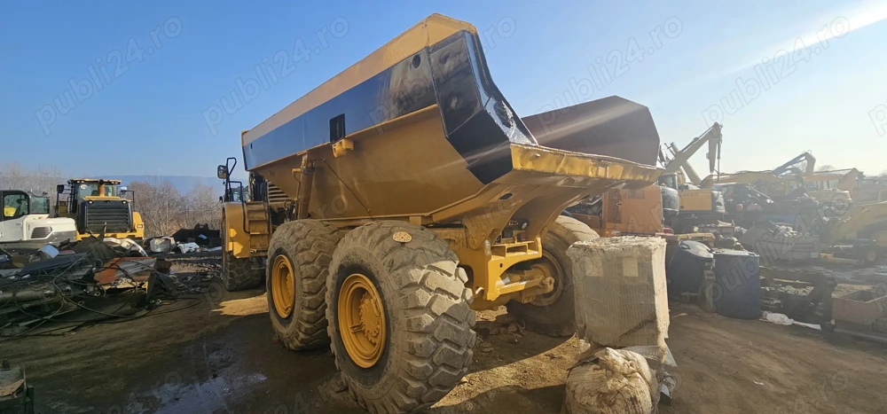 Dumper Caterpillar CAT 735 3 buc.