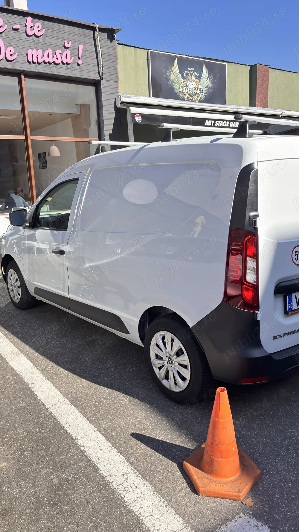 Vând Renault Expres aproape nou