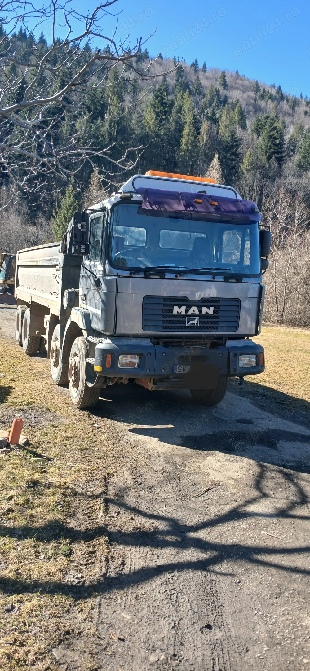 Vând autobasculante 8x4