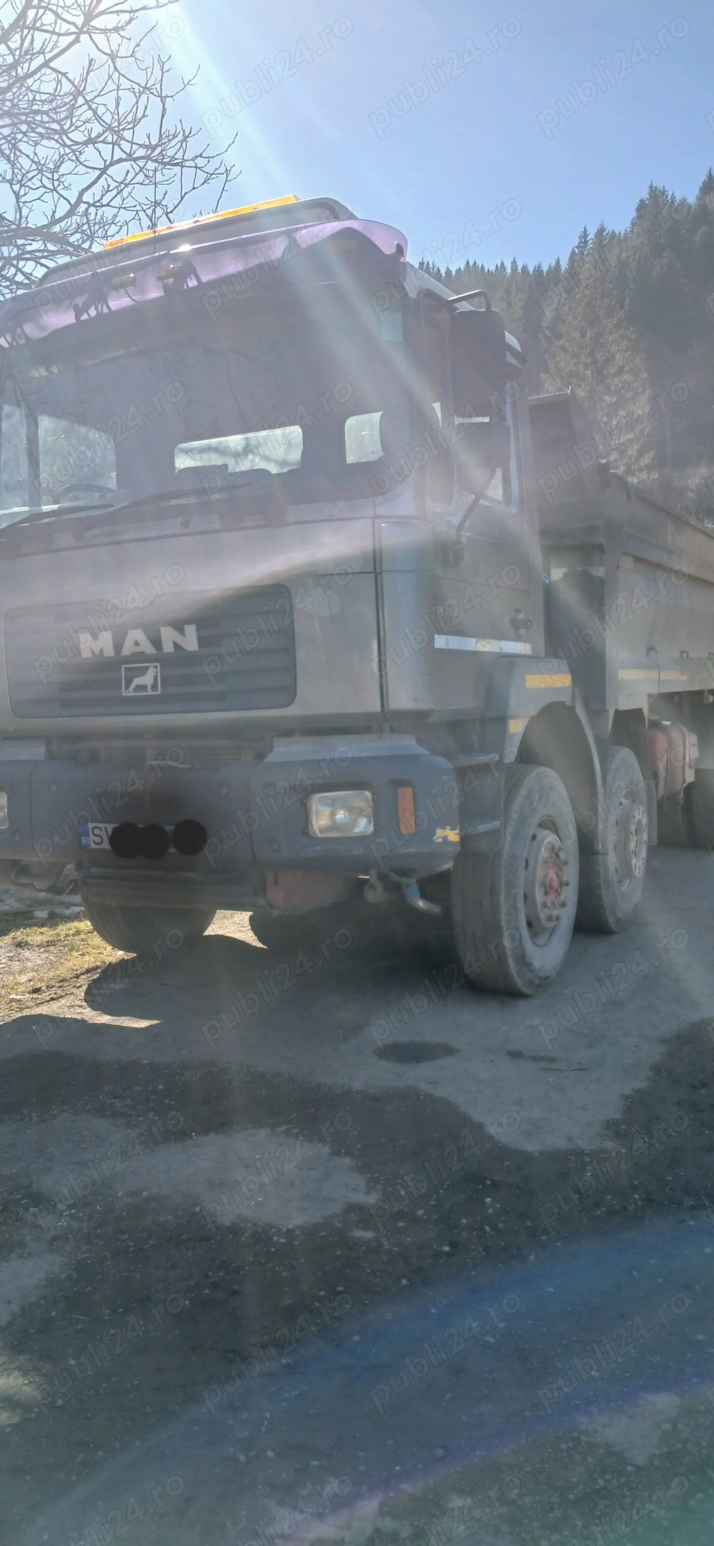 Vând autobasculante 8x4