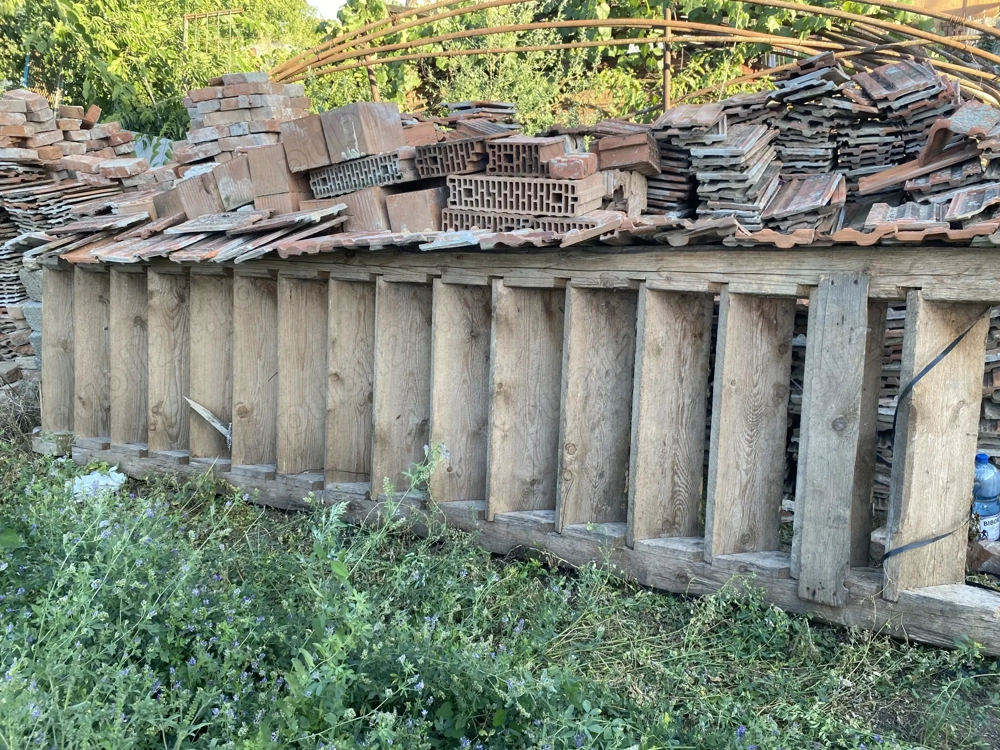 Scara din lemn și tigla