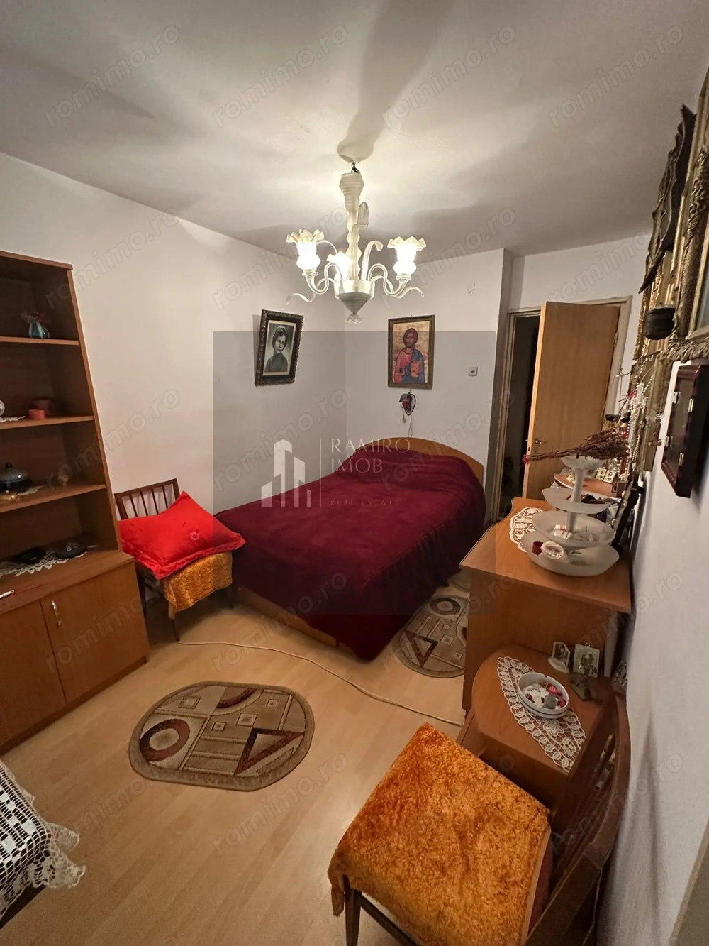 Apartament 3 camere Piata Progresul /etaj 2