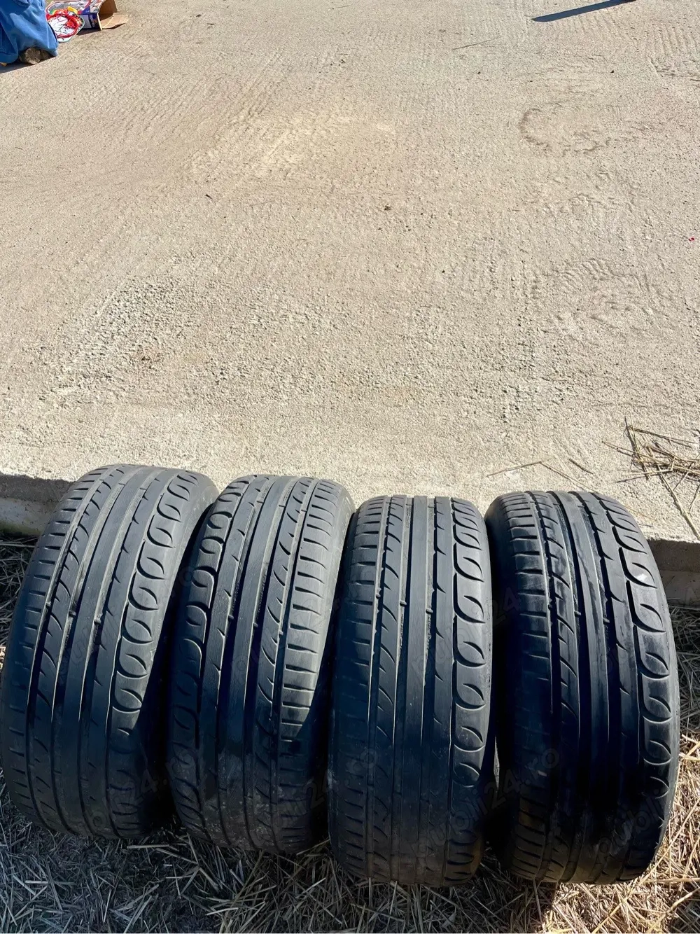 Vând anvelope vară 235/55/ZR17