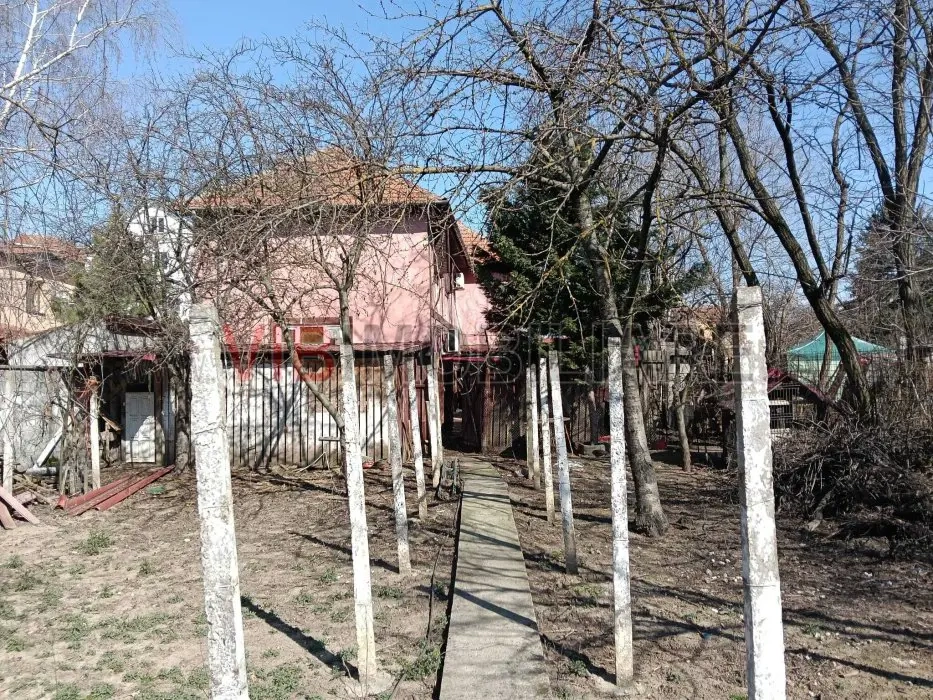 Casă spațioasă de vânzare | Parter + Etaj | Ideală pentru locuință sau activitate comercială