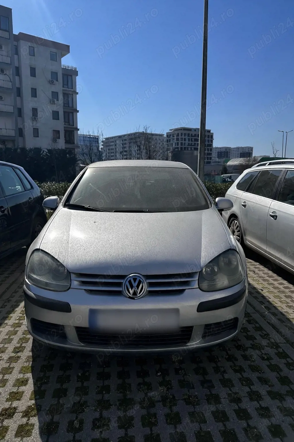 VW Golf 5 1.4 benzină 1050  -  pentru piese sau reparat