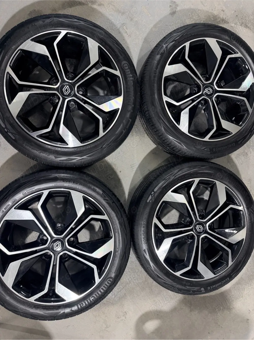 De vanzare 4 jante noi pe 17 + 4 cauciucuri noi 