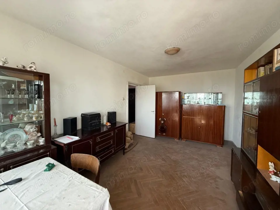 Apartament 2 camere, decomandat, Zona Astoria 