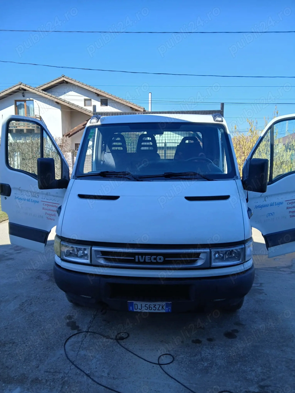 Iveco daily 35 A basculare pe cutie trei părți 