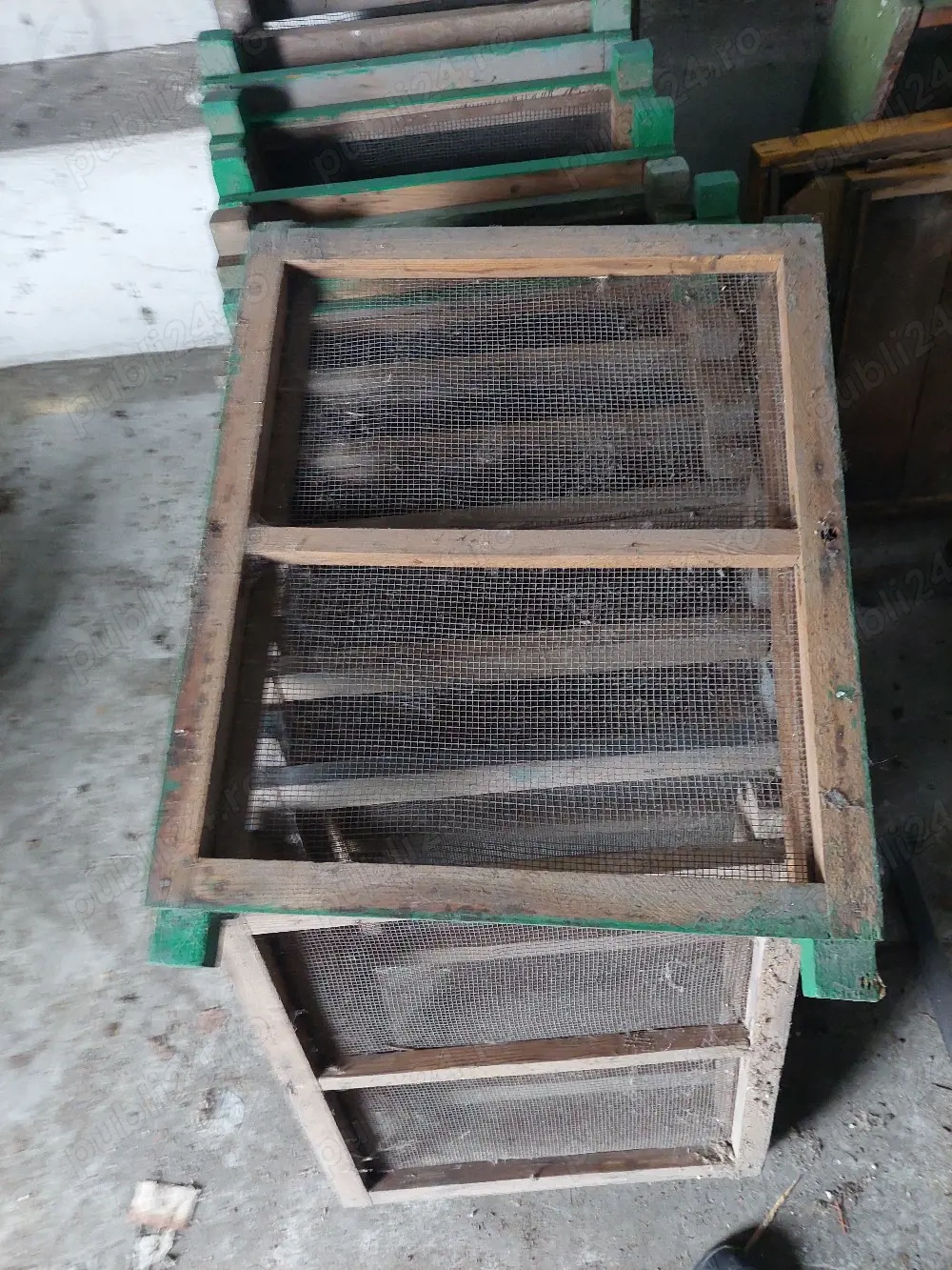 Vand podișoare stupi verticali.