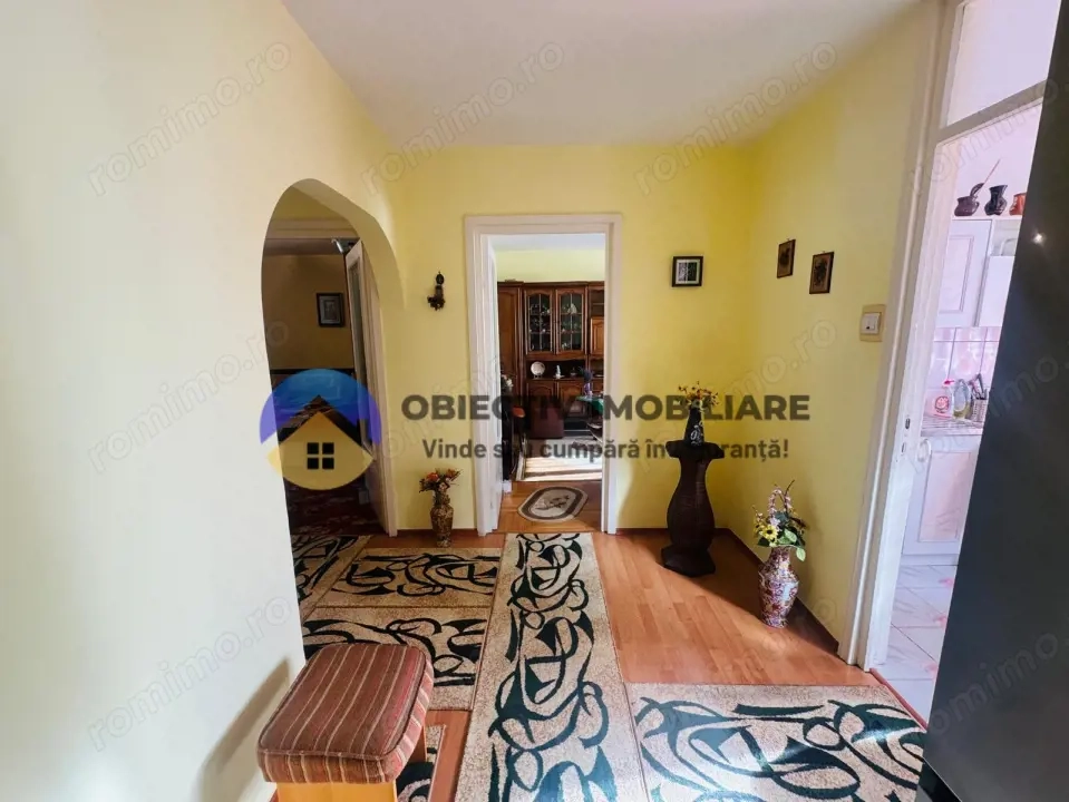 Apartament  4 camere 91 mp/2 bai/boxa/parcare – CENTRU