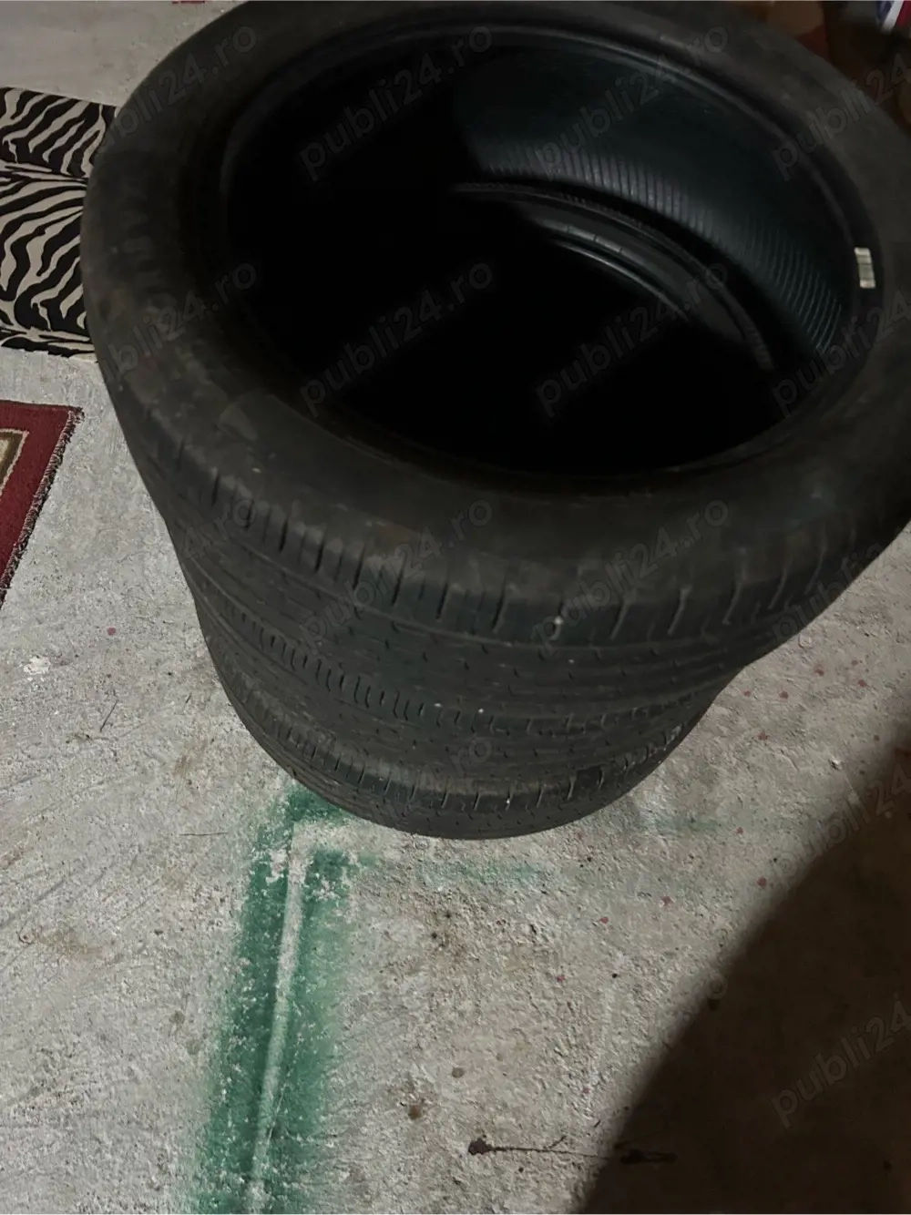 Vând anvelope vară Continental