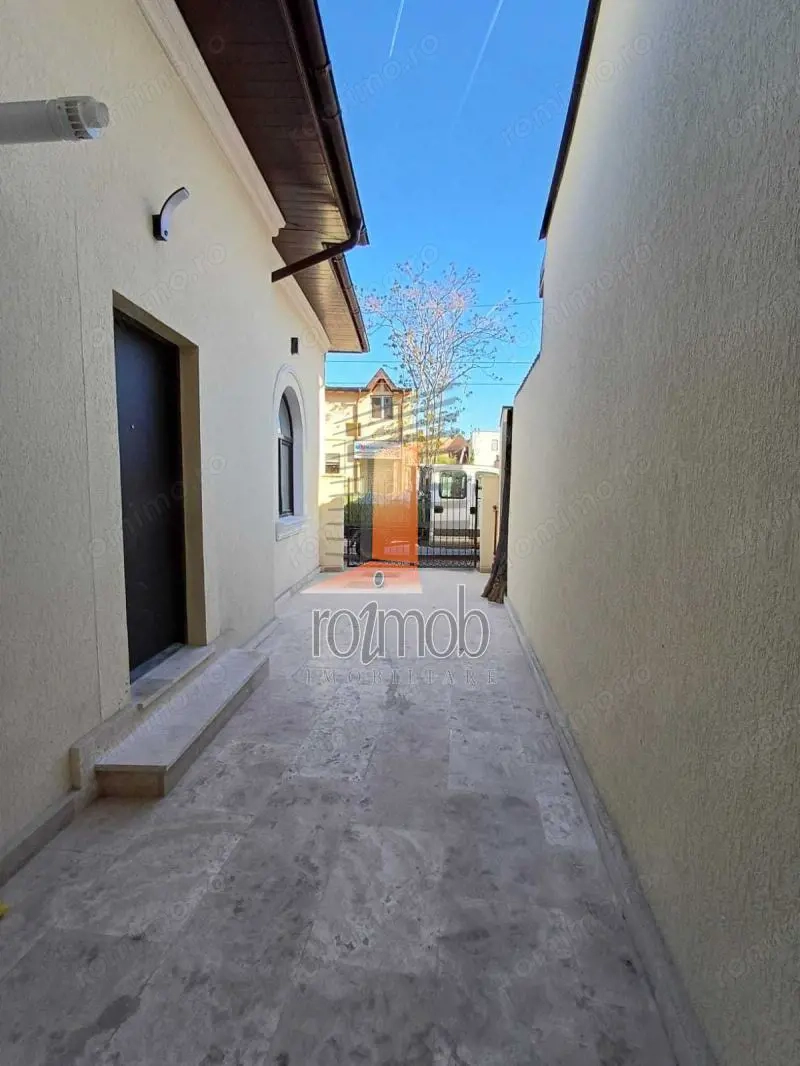 Casa 3 camere, curte individuala, zona Stefan cel Mare