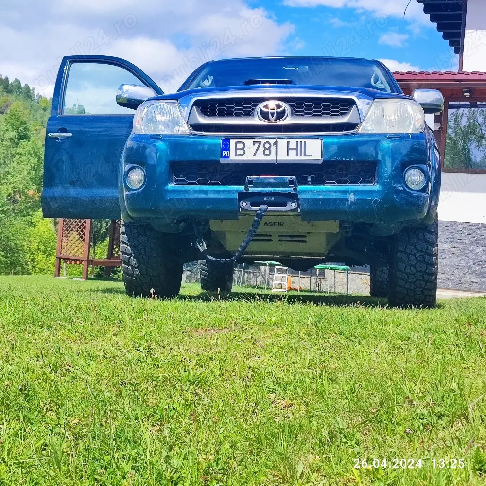 Toyota Hilux 3.0 D 2009 Auto Suspensie +5 scuturi Al trolii