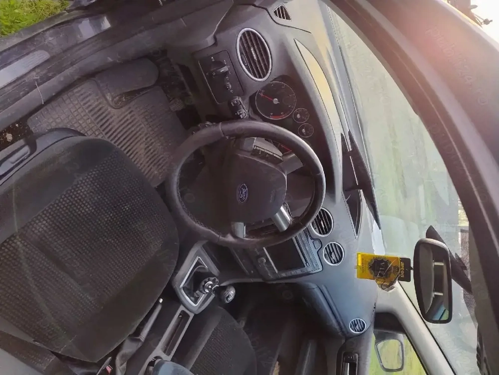 Dezmembrez Ford focus 2.0 tdci 