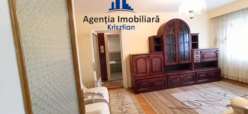 Apartament cu 4 camera de vânzare zona Micro 16