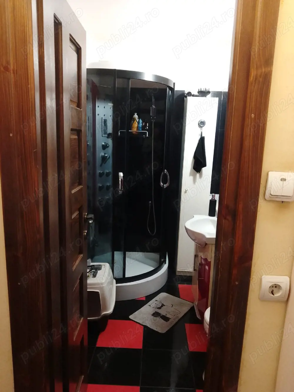 Vând apartament cu 2 camere, decomandat, tip PB, pe str. Octavian Goga nr. 69