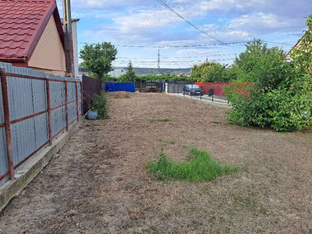 vând teren intravilan