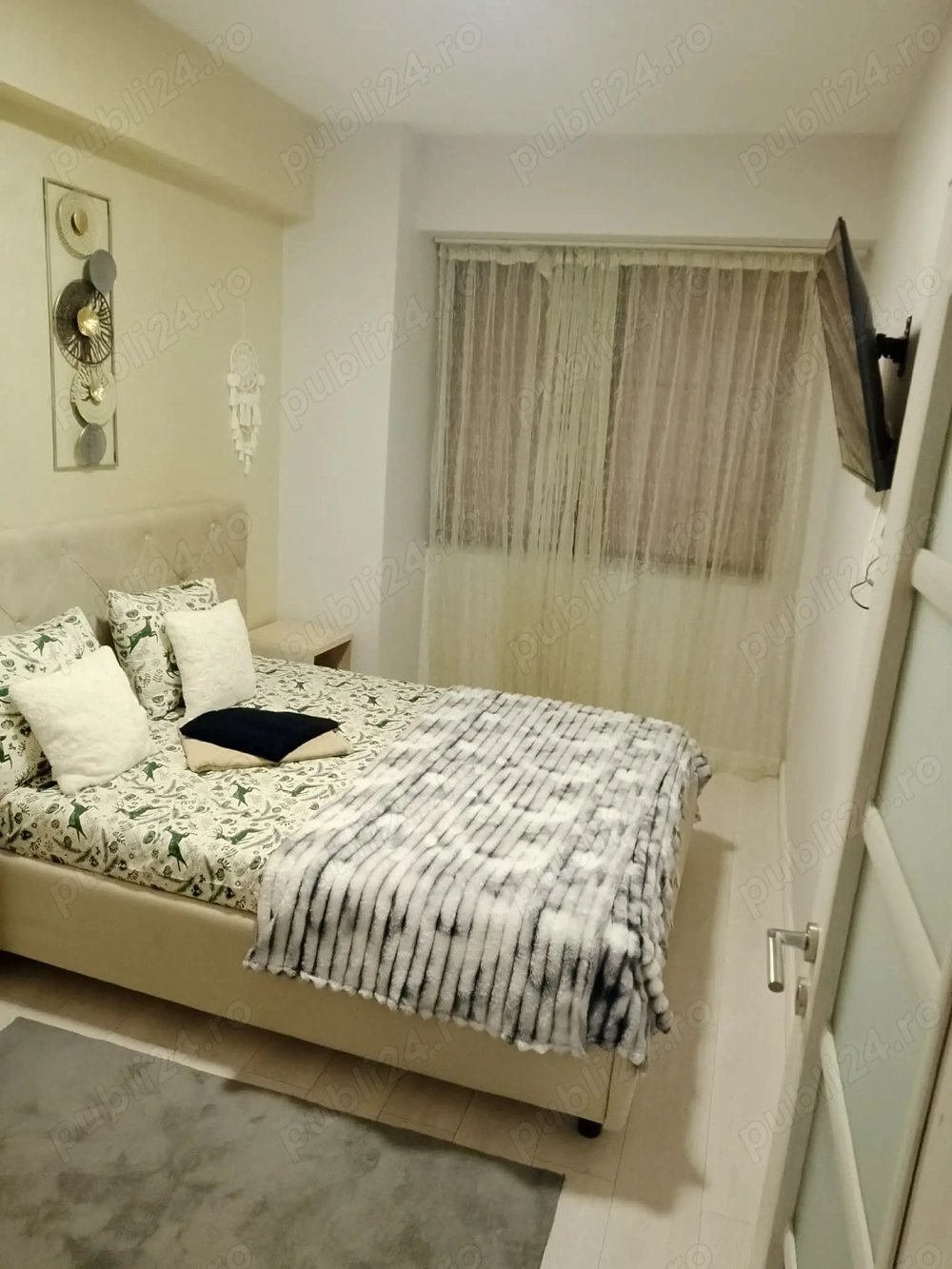 Cazare apartament în regim hotelier 3 camere ( 2 dormitoare ) zona Palas 