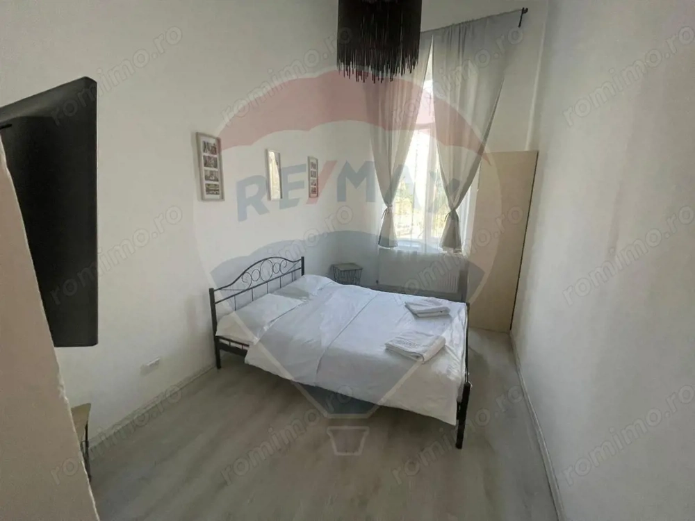 Apartament cu 4 camere de vânzare în zona Ultracentral