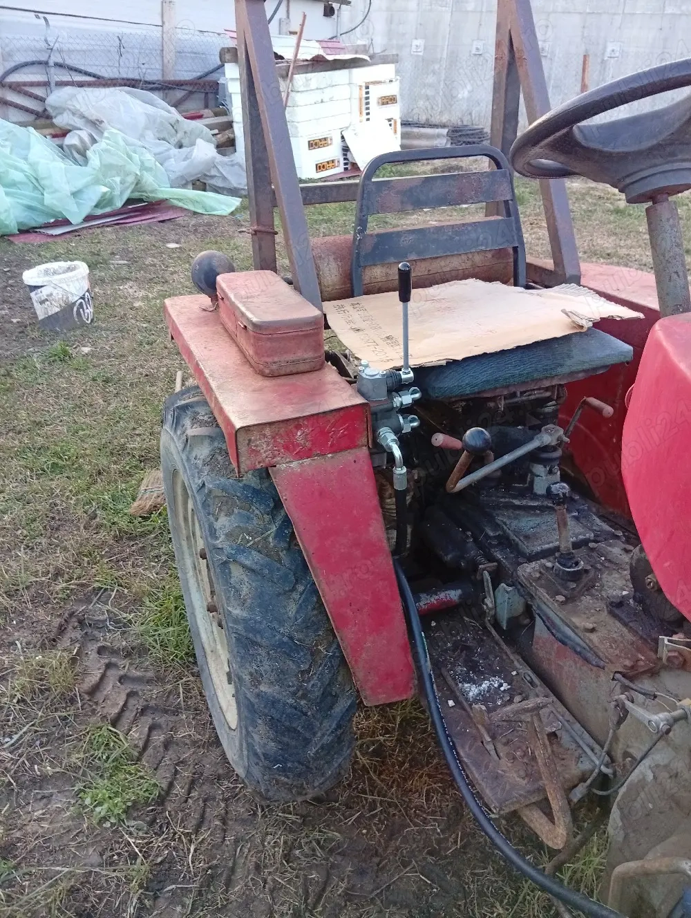 vând tractor 18 cp in două pistoane 