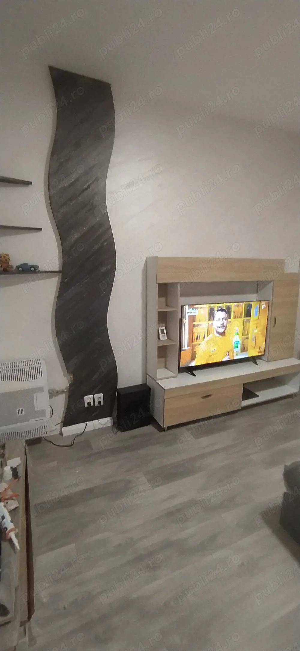 vand apartament la curte Bd Cuza 