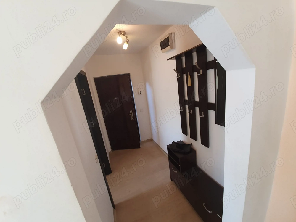 Proprietar Etaj 3 Apartament 2 camere,centrala proprie, mobilat utilat